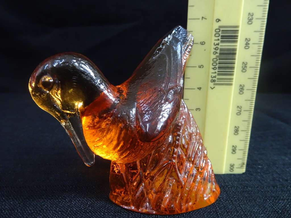 Kosta Boda Sweden Svenskt Glass Art Small Figurine Bird by Paul Hoff for WWF. Signed