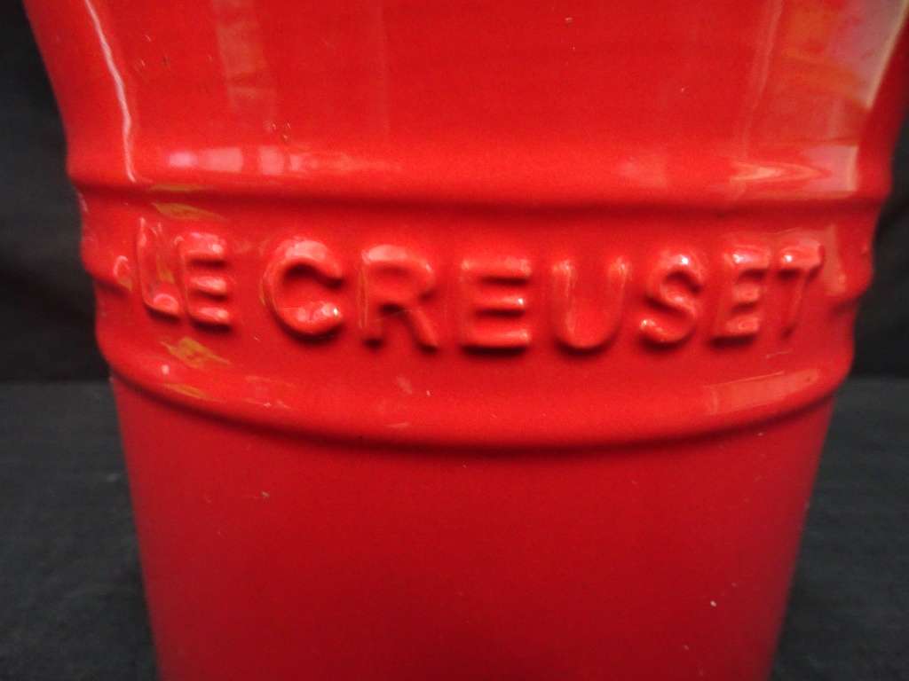 Le Creuset Crock Canister (XL) Cerise Red Ombre Stoneware Lided Kitchen Jar - In Excellent Condition