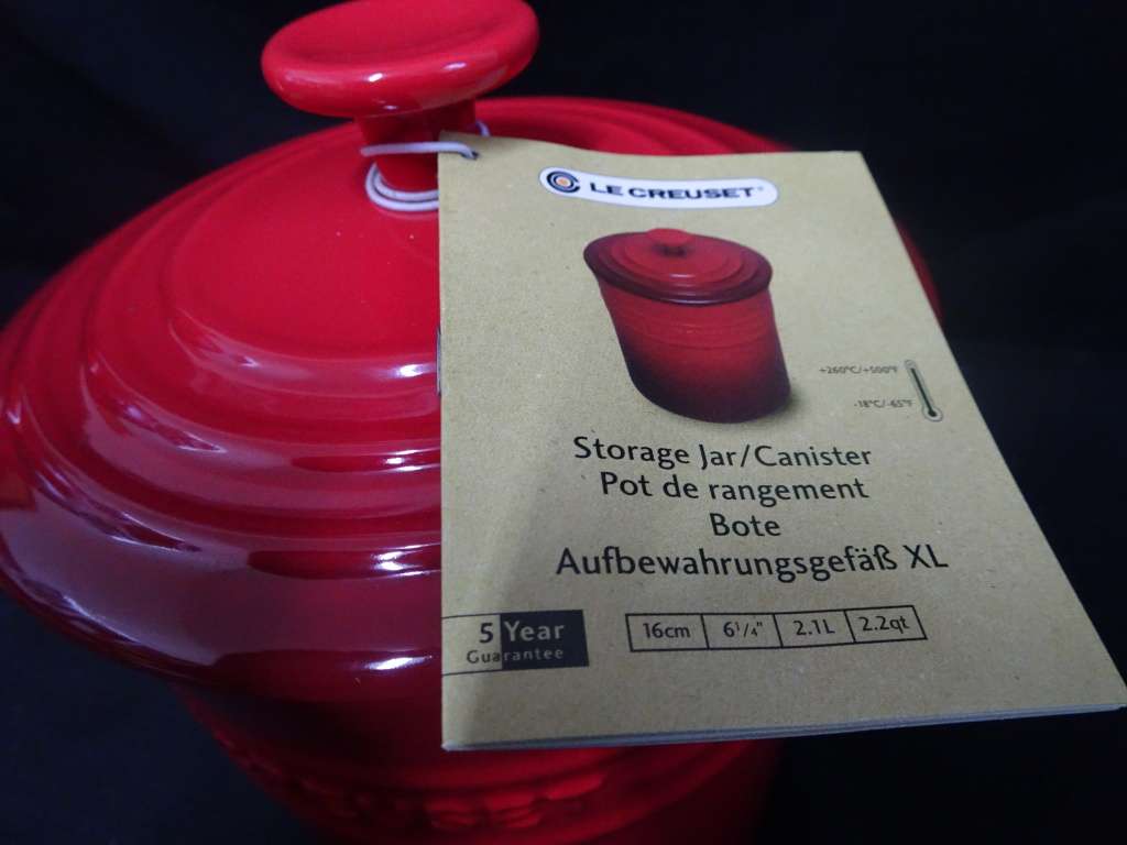 Le Creuset Crock Canister (XL) Cerise Red Ombre Stoneware Lided Kitchen Jar - In Excellent Condition