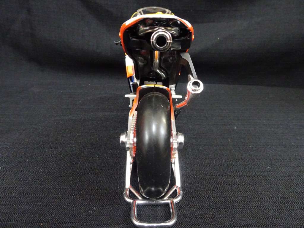Stunning DieCast Honda RC212V Repsol Honda 2008 Bike - 1:10 Scale - Metal Moule