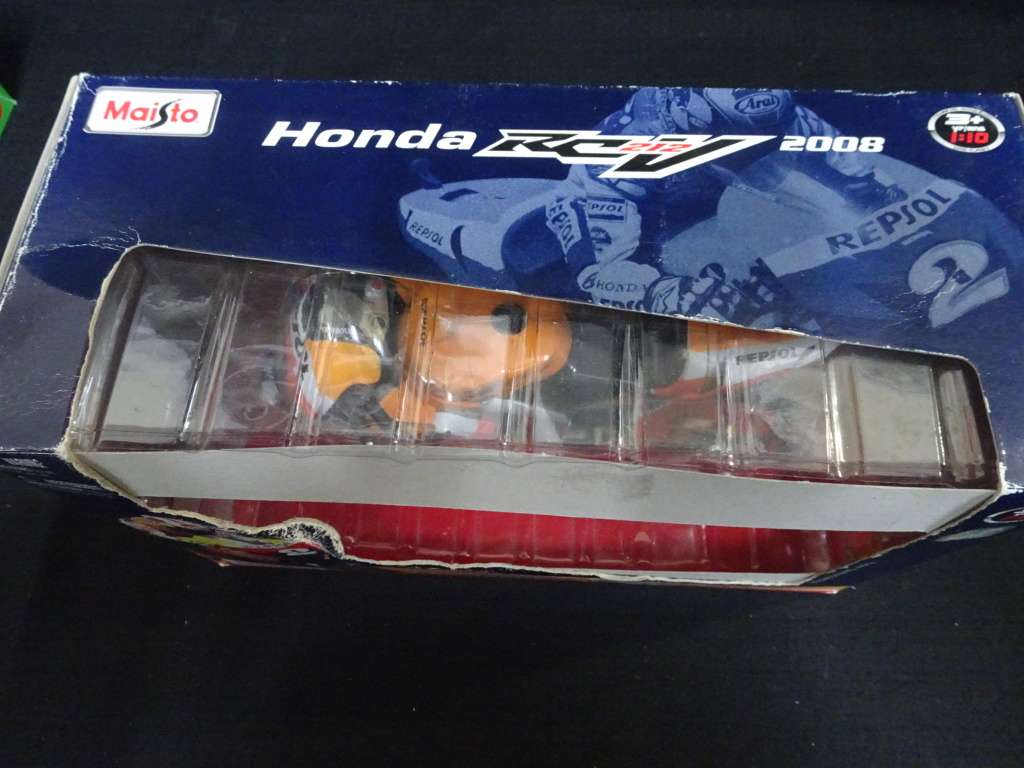 Stunning DieCast Honda RC212V Repsol Honda 2008 Bike - 1:10 Scale - Metal Moule