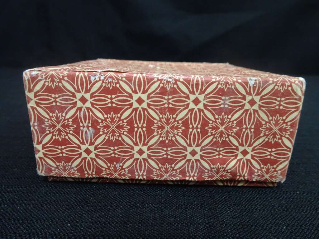 Stunning Vintage Chinese Cloisonne Enamel Bird And Flower Trinket Box - (H: 2cm / W: 7cm)