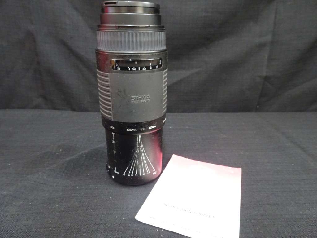 Sigma DL Focus Auto Focus 75-300mm F4.5-5.6 MC Macro Lens - See Description