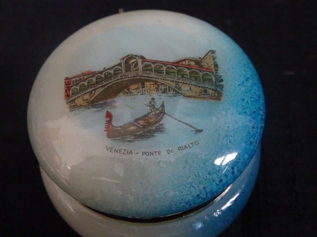 Vintage Hinged Italian Alabaster Trinket Box Mini Venezia - Ponte Di Rialto - In Good Condition