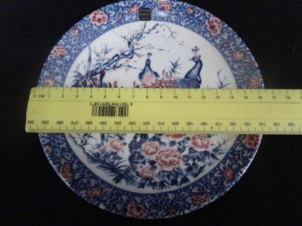 Beautiful Vintage Set Of Two Genuine Imperial Imari Wall Plates - In Excellent Condition