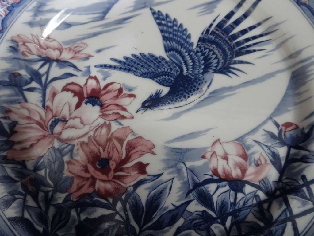 Beautiful Large Imari Plate With Flying Pheasant & Blossoms - In Excellent Condition