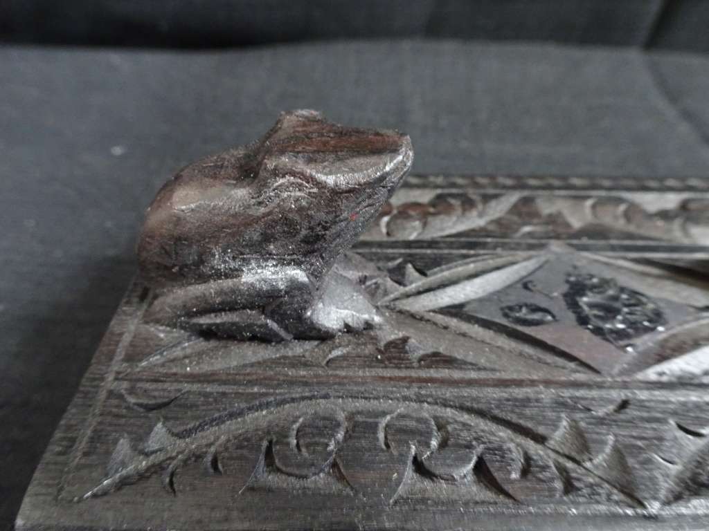 Rare Vintage Wooden Box Containing 8 Chopsticks With Carved Top Depicting A Lizard and Frog