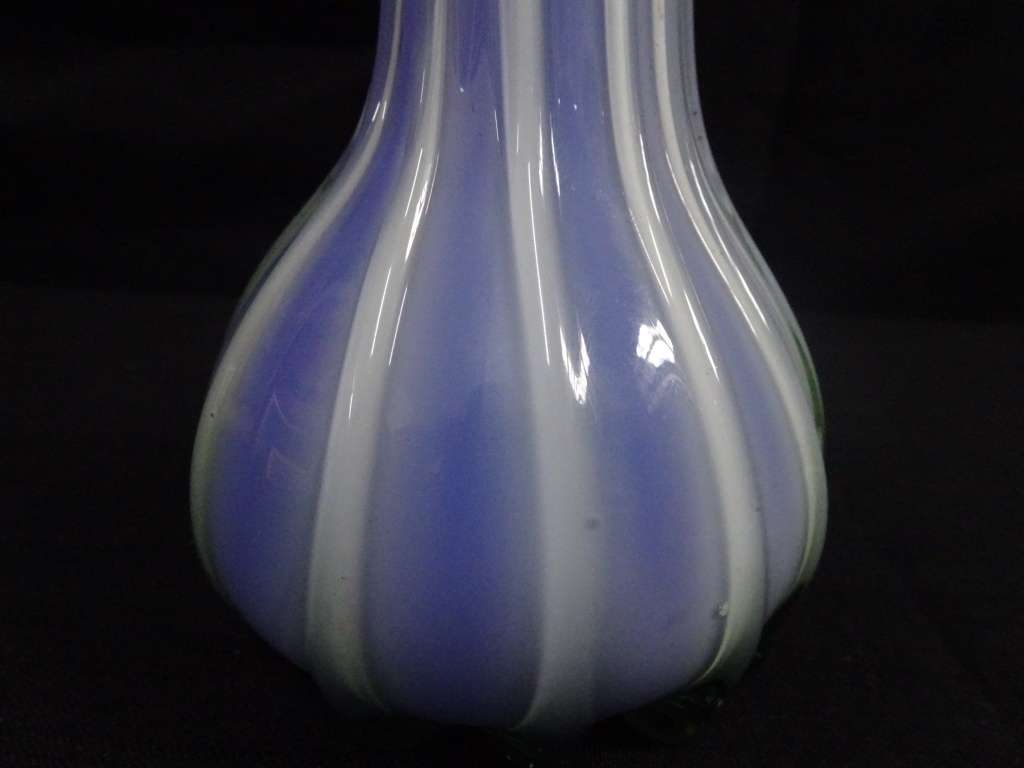Stunning Vintage Colourful Murano Glass Vase - 19cm x 9cm - In Excellent Condition