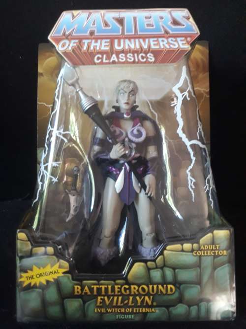 Masters of the Universe Classics Evil-Lyn Action Figure (Battleground)