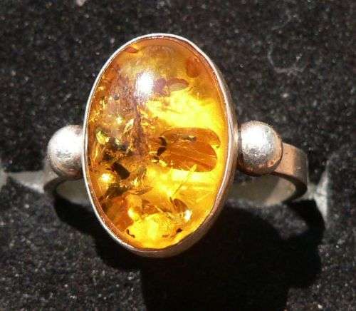 Vintage sterling silver and amber ladies ring