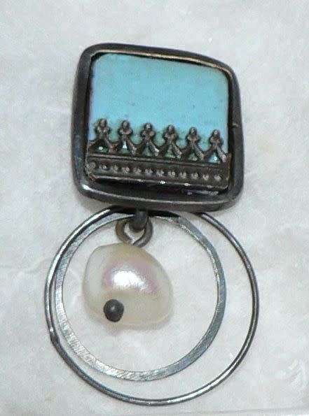 Small designer-made freshwater pearl pendant, mounted in silver and enamel