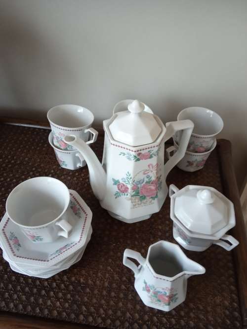 Lovely 19 Piece Fine China Coffee/Tea Set  REDUCED