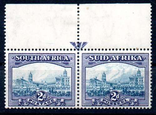 UNION 1933-48 HYPH PICT 2d ARROW PAIR MM WITH DOUBLE VARIETY `MISSING CLOUDS` `LADDER TO SKY`.