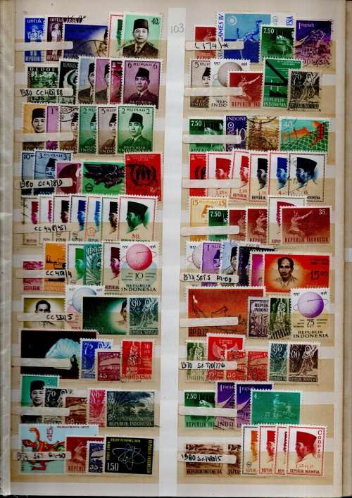 OLD LIGHTHOUSE ALBUM 2ND HAND WITH MIXED WORLD ODDS. AS PER SCANS. NB: PLEASE READ BELOW!!!