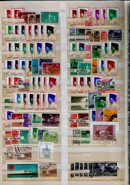 OLD LIGHTHOUSE ALBUM 2ND HAND WITH MIXED WORLD ODDS. AS PER SCANS. NB: PLEASE READ BELOW!!!