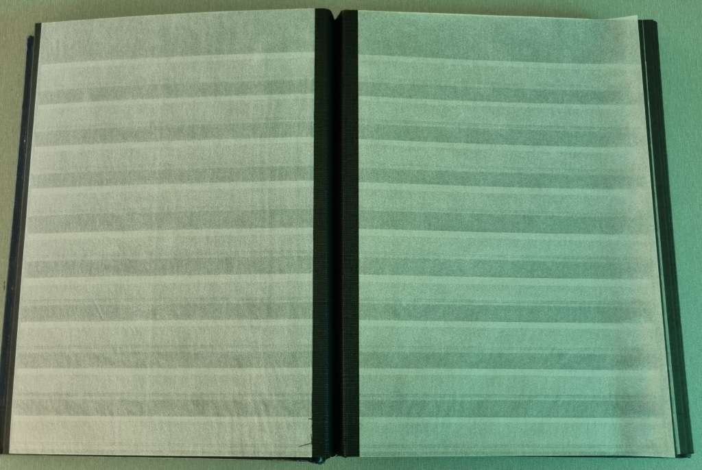 LOVELY PRINZ IMPERIAL 4030 EMPTY ALBUM 2ND HAND (30 BLACK PAGES/60 SIDES). . NB: PLEASE READ!!