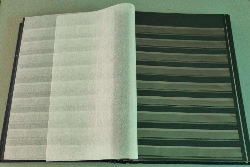 LOVELY PRINZ IMPERIAL 4030 EMPTY ALBUM 2ND HAND (30 BLACK PAGES/60 SIDES). . NB: PLEASE READ!!