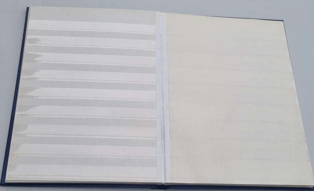 PRONTO SGW 16.1 EMPTY ALBUM 2ND HAND. AS PER IMAGES. 16 PAGES/32 SIDES. NB: PLEASE READ BELOW!!!