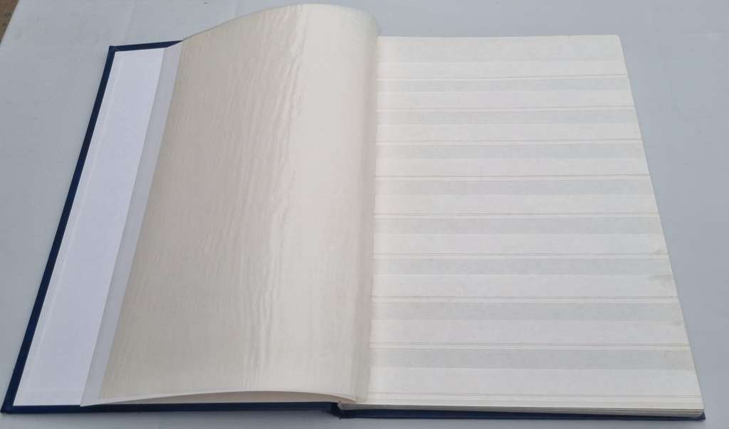 PRONTO SGW 16.1 EMPTY ALBUM 2ND HAND. AS PER IMAGES. 16 PAGES/32 SIDES. NB: PLEASE READ BELOW!!!