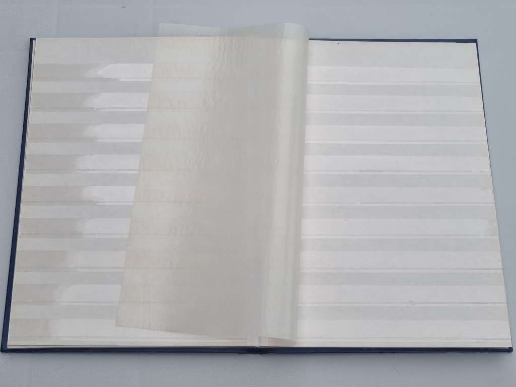 PRONTO SGW 16.1 EMPTY ALBUM 2ND HAND. AS PER IMAGES. 16 PAGES/32 SIDES. NB: PLEASE READ BELOW!!!