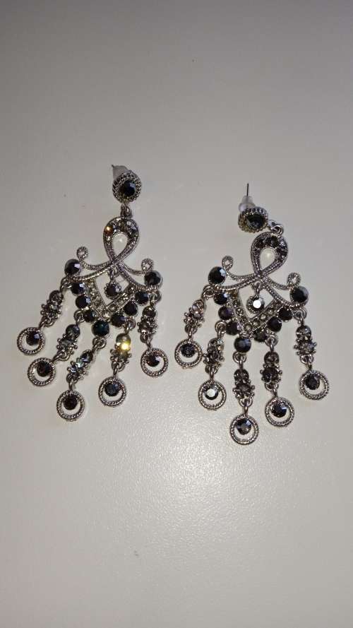 >>> Beautiful Extraordinary Chandelier Earrings <<<