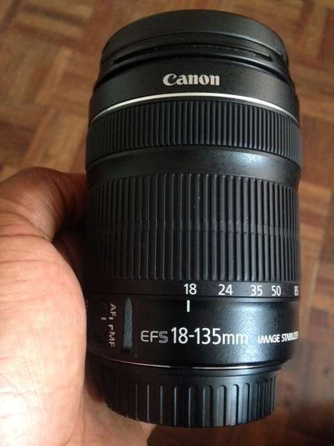 CANON 18-135mm Macro 0.39m/1.3ft Image stabilizer