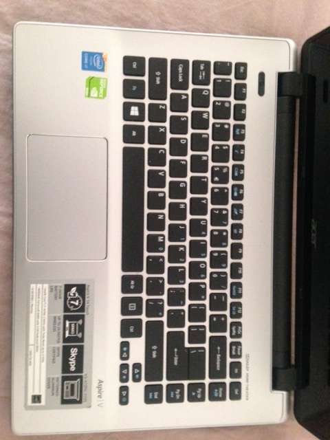 Aspire v3-472PG - i7- 1000 GB HDD - 8GB Ram - Touch Screen - 4th Generation