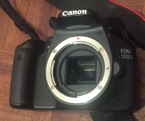 Canon EOS 550D DIGITAL SLR  CAMERA + Lens 18-55mm Image stabilizer mark II
