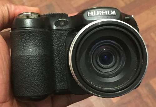 FUJIFILM Finepex S2950 CAMERA - 14 Megapixels