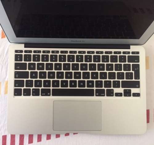 Macbook Air 11inch - Core i5 - 4GB Memory - 500 GB HDD