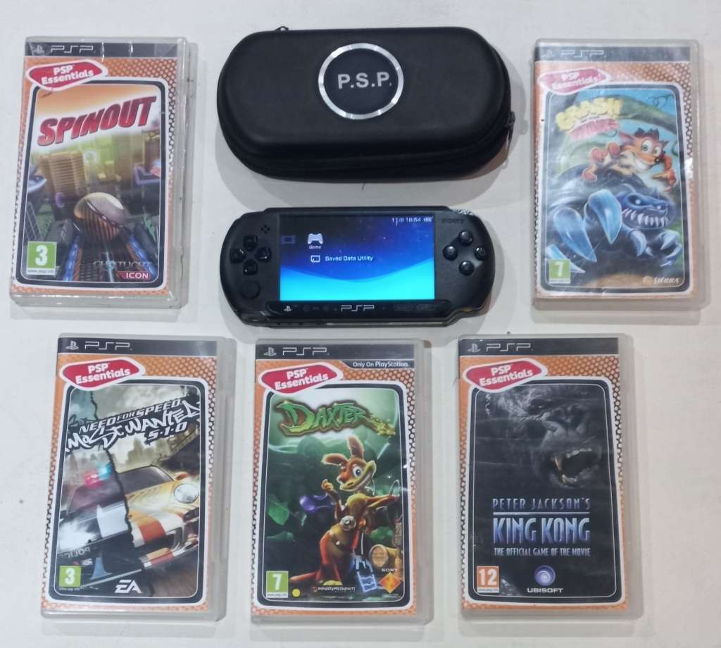 Sony PSP E1004CB Console and games