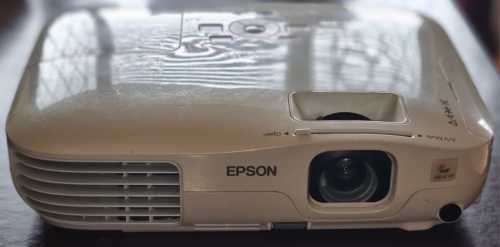 Epson Projector - *Lamp needs replacing*