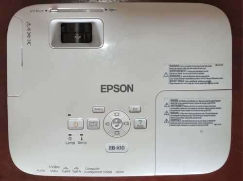 Epson Projector - *Lamp needs replacing*