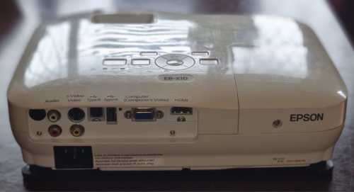 Epson Projector - *Lamp needs replacing*