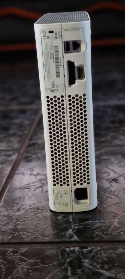 xbox360 with SpeedWheel & 7 Epic Games