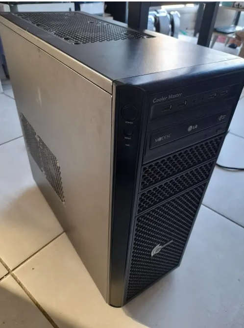***GAMING PC BOX****XFX GRAFIX CARD, 2 X APACER RAM CARDS, Intel® 82801GB, LOTS OF FANS and PSU****