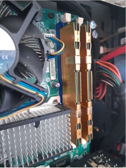 ***GAMING PC BOX****XFX GRAFIX CARD, 2 X APACER RAM CARDS, Intel® 82801GB, LOTS OF FANS and PSU****