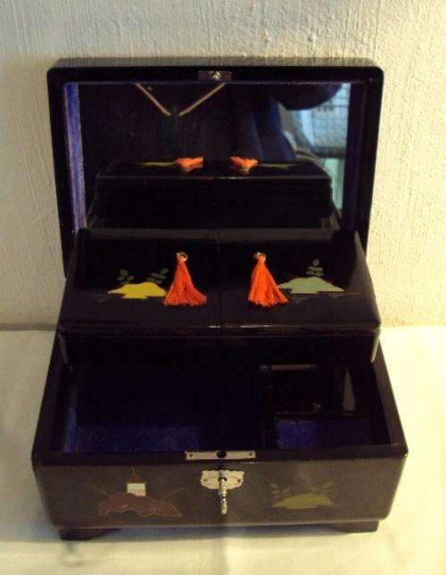 Beautiful Inlaid Jewellery Box