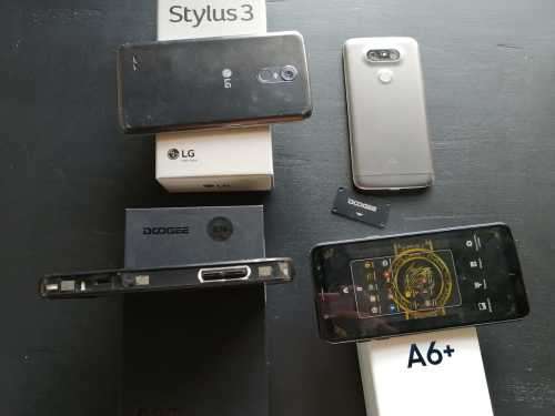 4 smart phones - tech clearance - please read