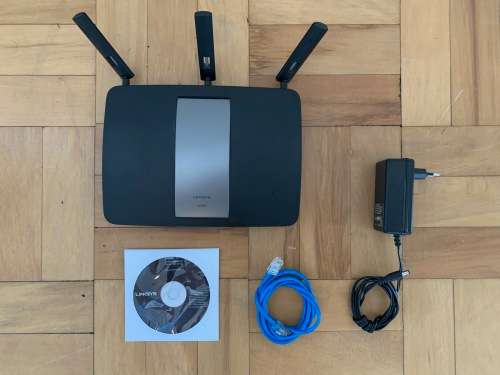 Linksys EA6900 AC1900 Smart Wi-Fi Router in excellent condition for sale