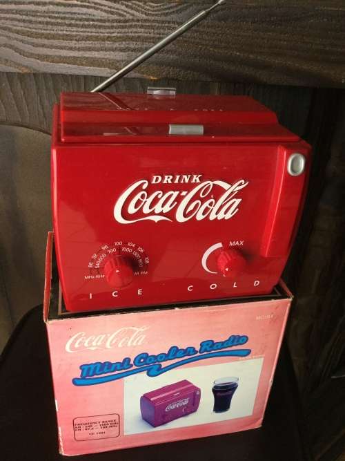 Coke  mini cooler radio