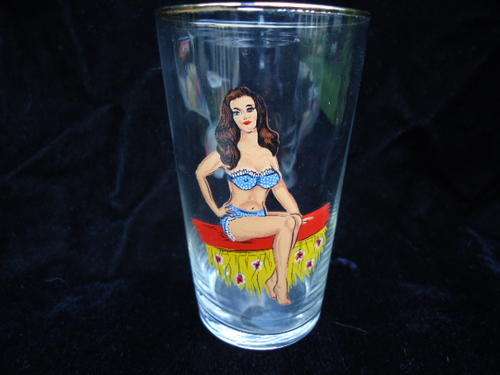NAUGHTY 1950'S TUMBLER AND 11 OTHER DRINKS ITEMS