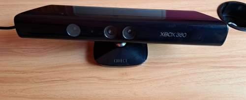 Kinect Sensor with Kinect games (for Xbox 360)