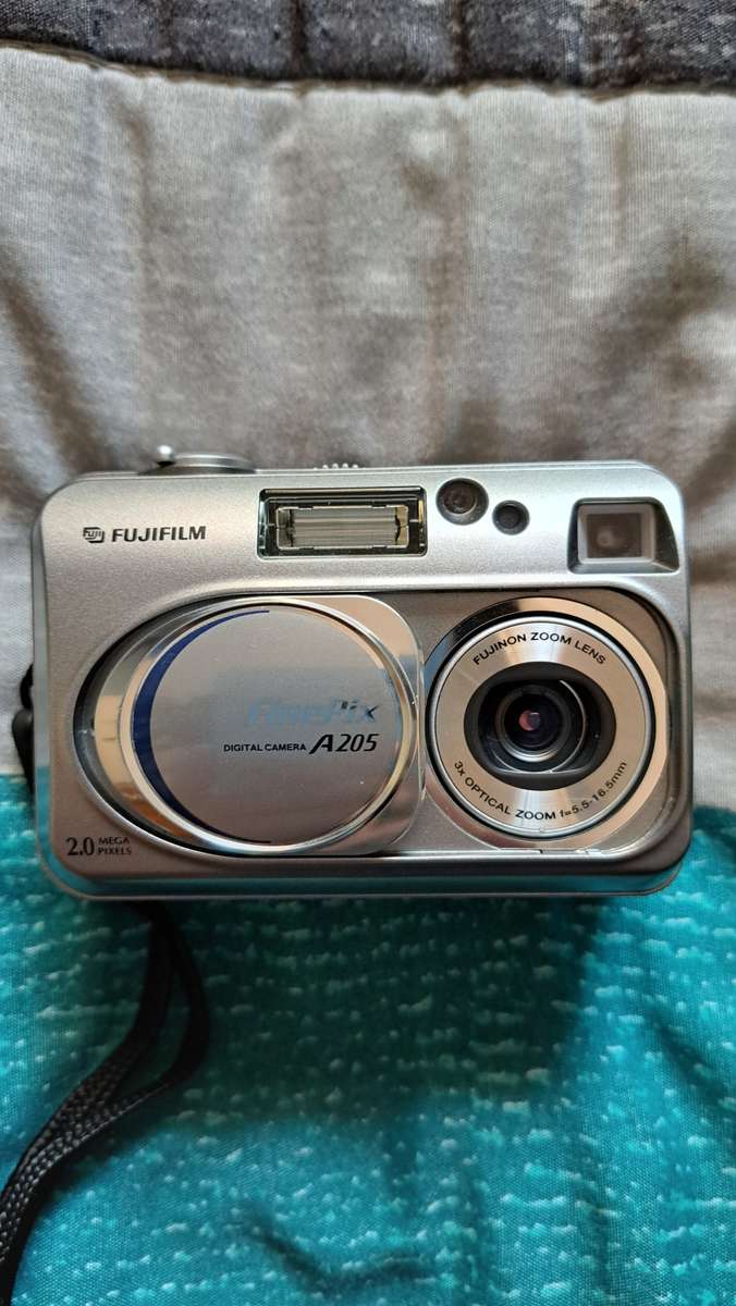 FinePix Digital Camera A205