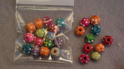 Little speckled wooden beads (30 in packet)