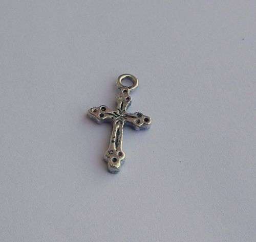 Cross charms (5 in packet)