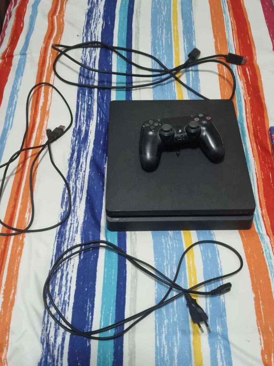 Playstation 4 Slim 500GB with 6 games