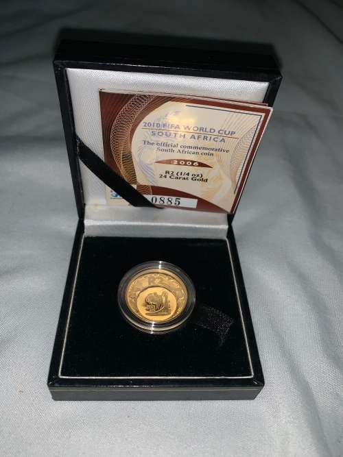 2010 WORLD CUP GOLD R2 COIN
