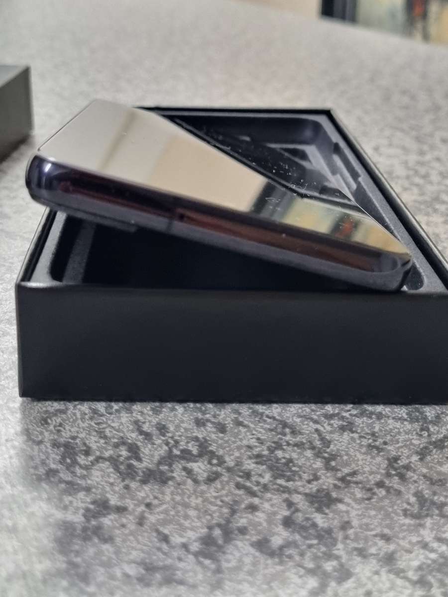 Samsung Galaxy S22 Plus 5G Dual Sim 8GB /  256GB - Phantom Black