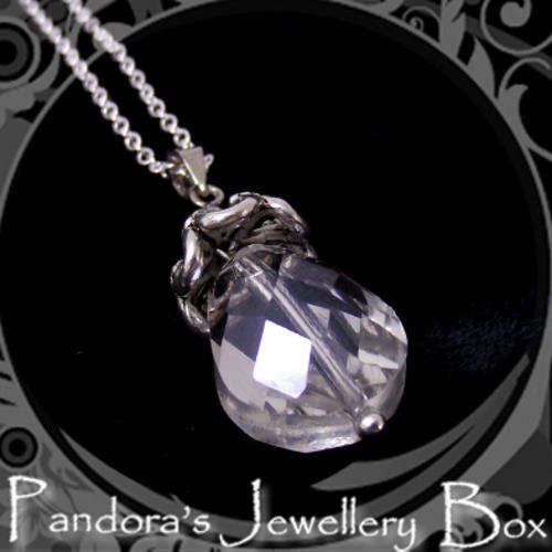 CRYSTAL Pendant & Silver Necklace